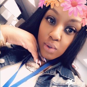 Meet your Posher, Jenelle